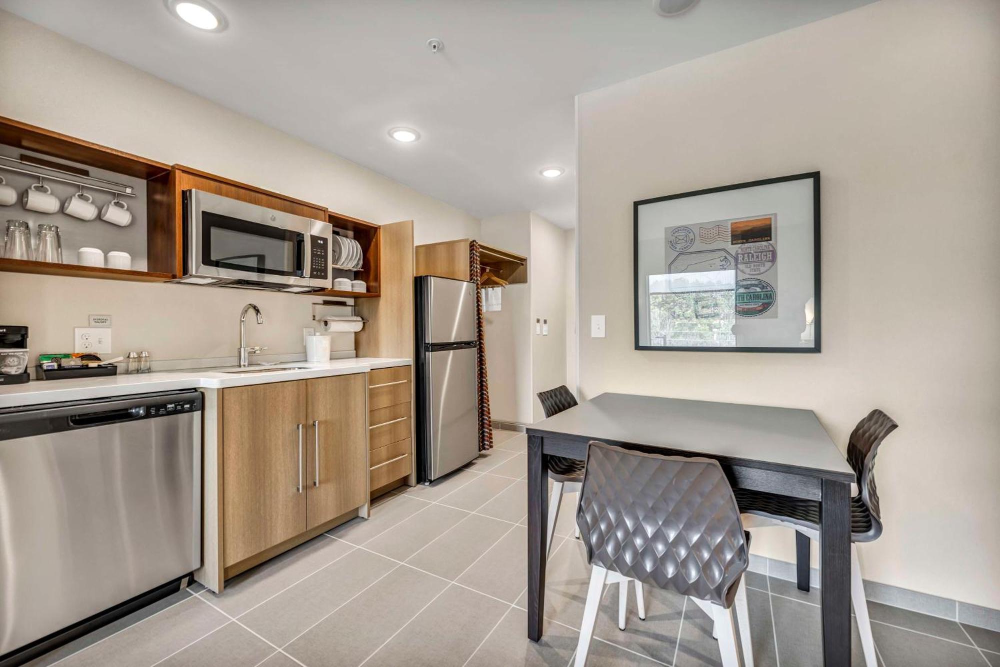 Home2 Suites By Hilton Raleigh West Lenovo Center Exterior foto